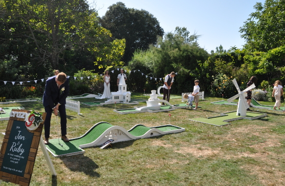 Crazy golf wedding entertainment by Crazy9.